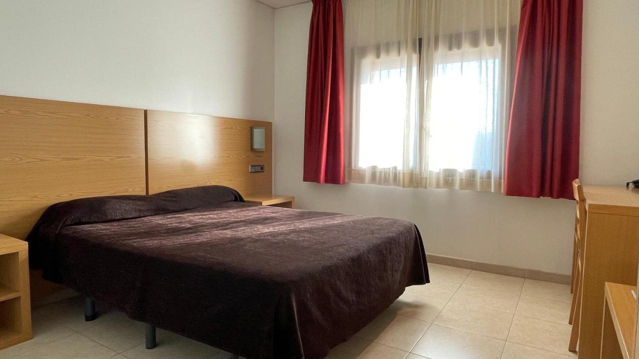 Hotel Font Del Pla La Jonquera Exterior photo