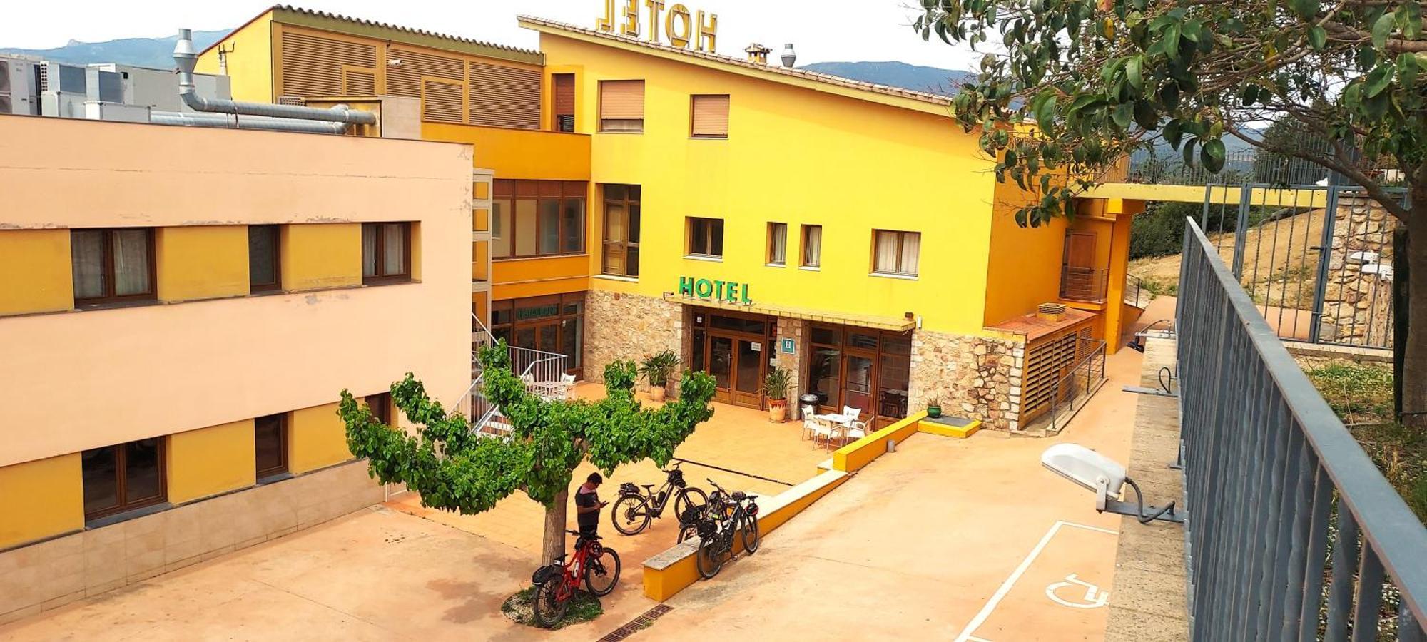 Hotel Font Del Pla La Jonquera Exterior photo